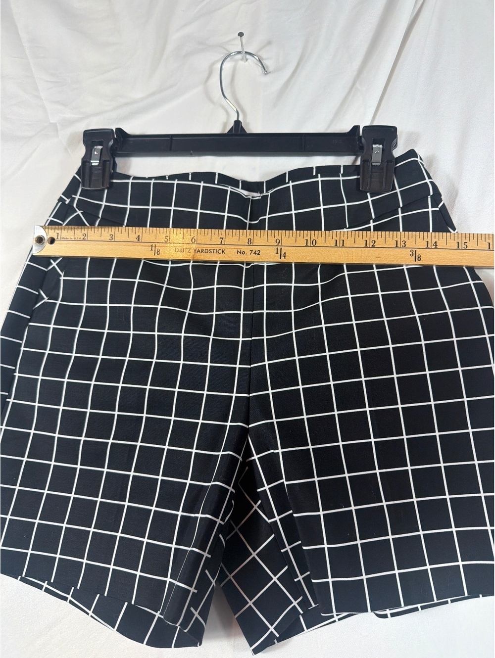 White House Black Market Black and White Windowpane Check Shorts Size 0 - Picture 5 of 5
